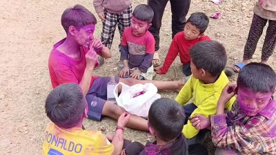  ताप्लेजुङका गाउँ-गाउँमा होलीको उल्लास [भिडियो/तस्बिर] 